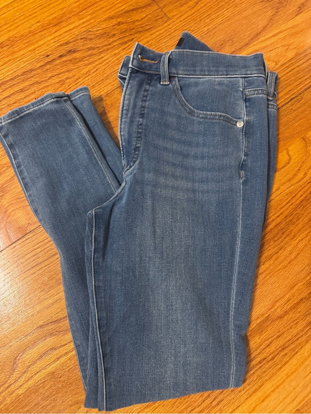 Express Women's Skinny Jeans in Medium Blue Wash